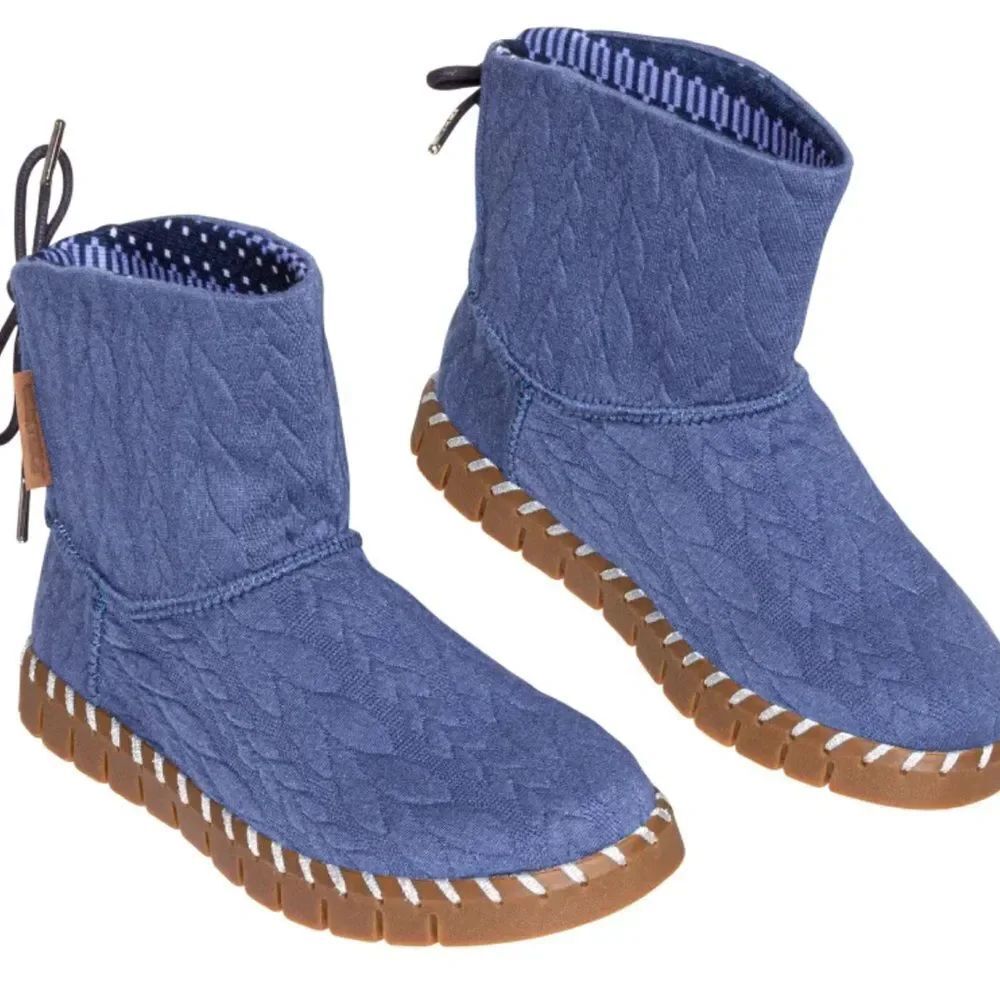 Muk Luks Short Boot Twilight Blue Size 7